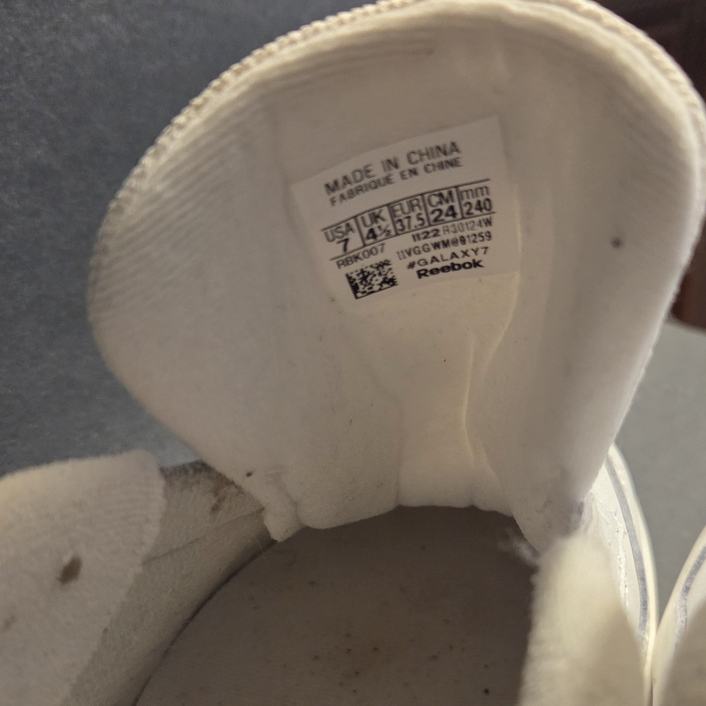 Reebok Club MEMT sneakers in a white colorway with a gum sole. - Picture 8 of 9